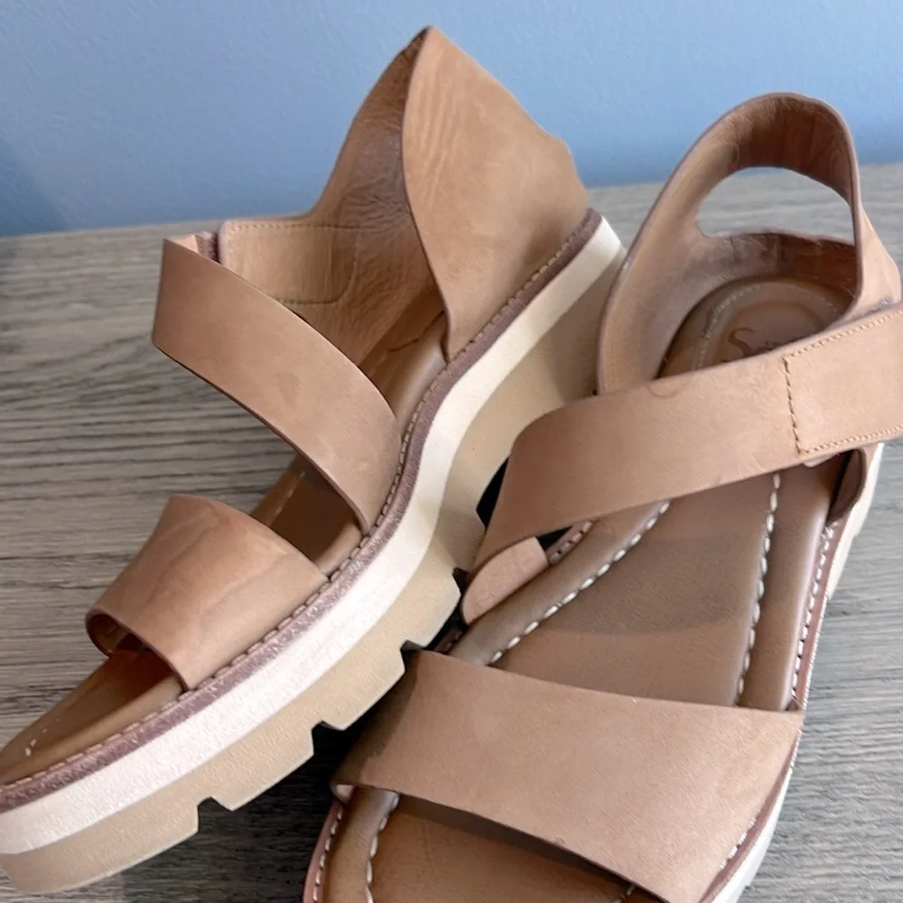 Sofft Pru Pinecone Tan Lug Sole Sandal Platform Sole Sandals Nubuck Size 8.5 - Picture 2 of 8
